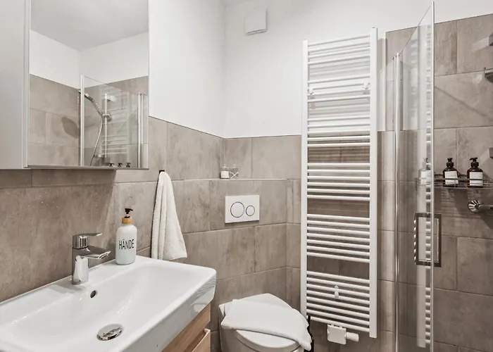 Shiny Homes - Urban Chic Near Center Lejlighed *